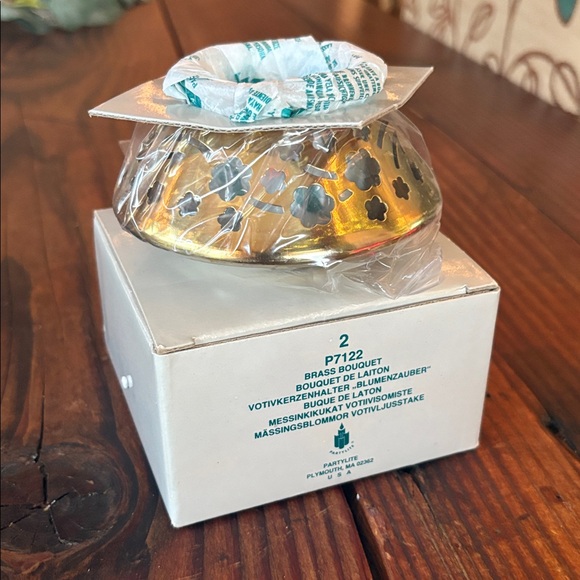 PartyLite Brass Bouquet Candle Tea light Holder - Picture 2 of 7